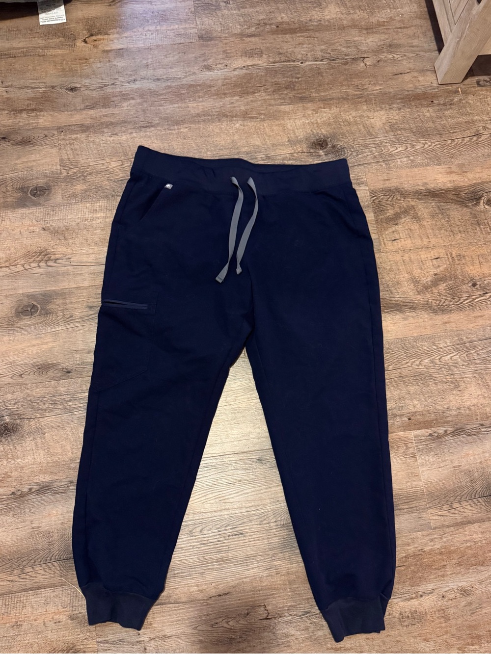 Figs Zamora Jogger Scrub Pants in Navy - size Large Petite